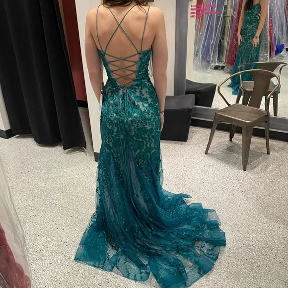 green emerald velvet dress Ellie Wilde EW36068 - Long Lace Applique, Tulle, Stone Accents, Beads,  Tulle, Glitter Tulle, Organza, Pongee Lining & Horsehair A-Line Dress
